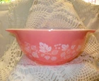 Pyrex #26 R Gooseberry Cinderella Mixing Bowl Ovenware Pink Glass 442 1.5QT USA