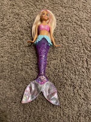 Dreamtopia Sparkle Lights Mermaid barbie doll F