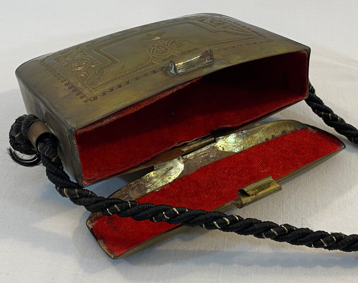 Vintage Hand Crafted Lined Solid Brass Purse - image 5