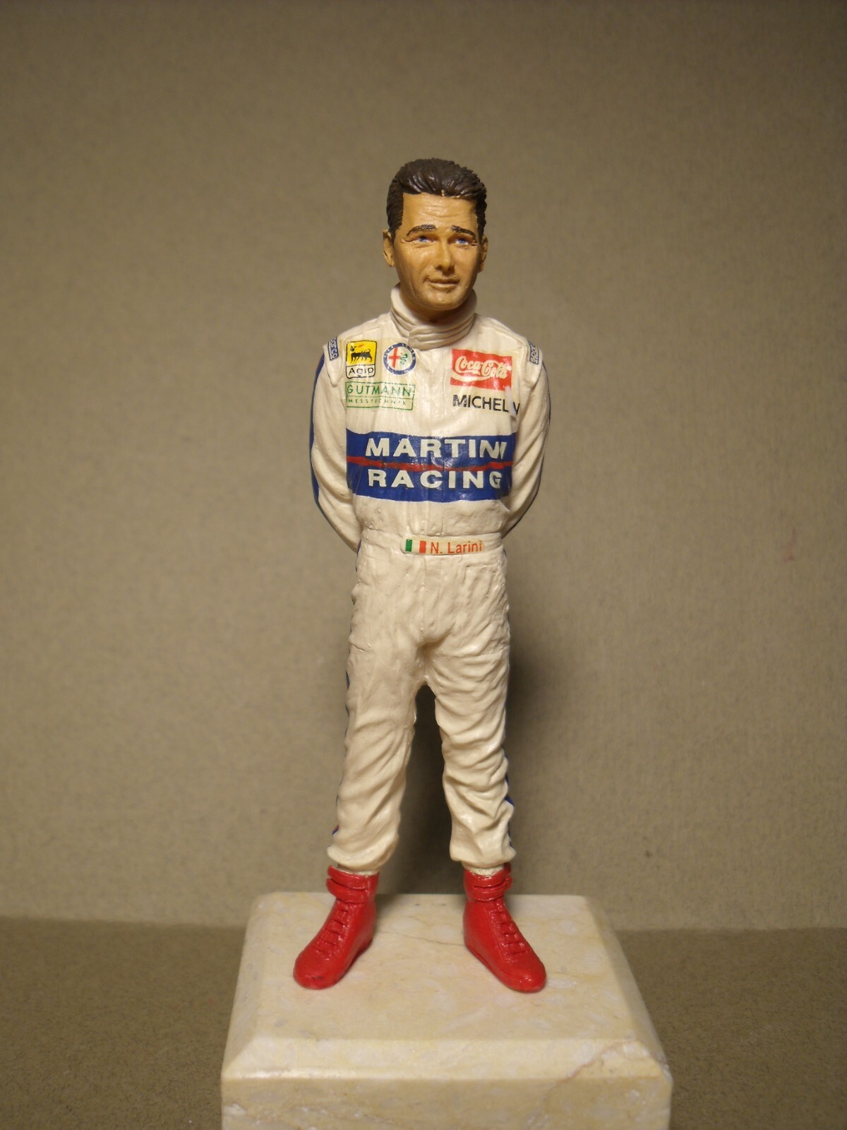 Figurine Nicola Larini 1/18 en résine Vroom pour collectionneur de F1 DTM