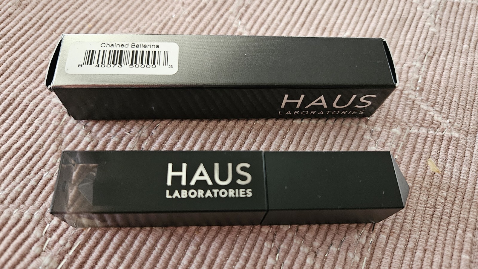 By Lady Gaga: GLAM ATTACK LIQUID EYESHADOW | Pigmentierter flüssiger