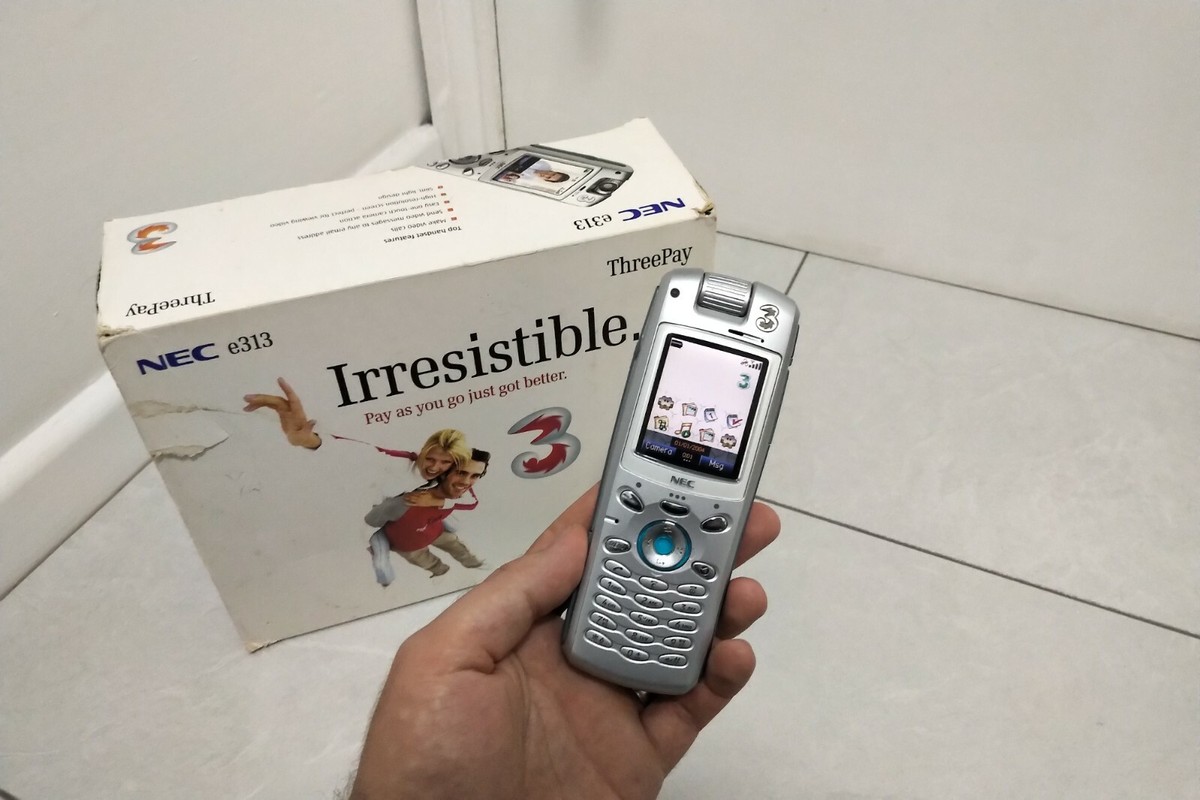 Boxed NEC e313 Silver (Unlocked) Mobile Phone vintag brick 3G