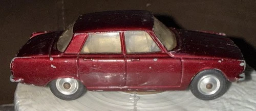 Vintage Corgi Land Rover 2000 Red Diecast Toy Car Made In Great Britain Sedan