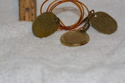 Military. 1943 Brass WW2  USMC Dog Tags.