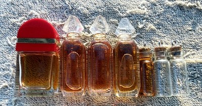 LOT OF SMALL PERFUMES: YSATIS GIVENCHY-RED DOOR - AS PICTURED