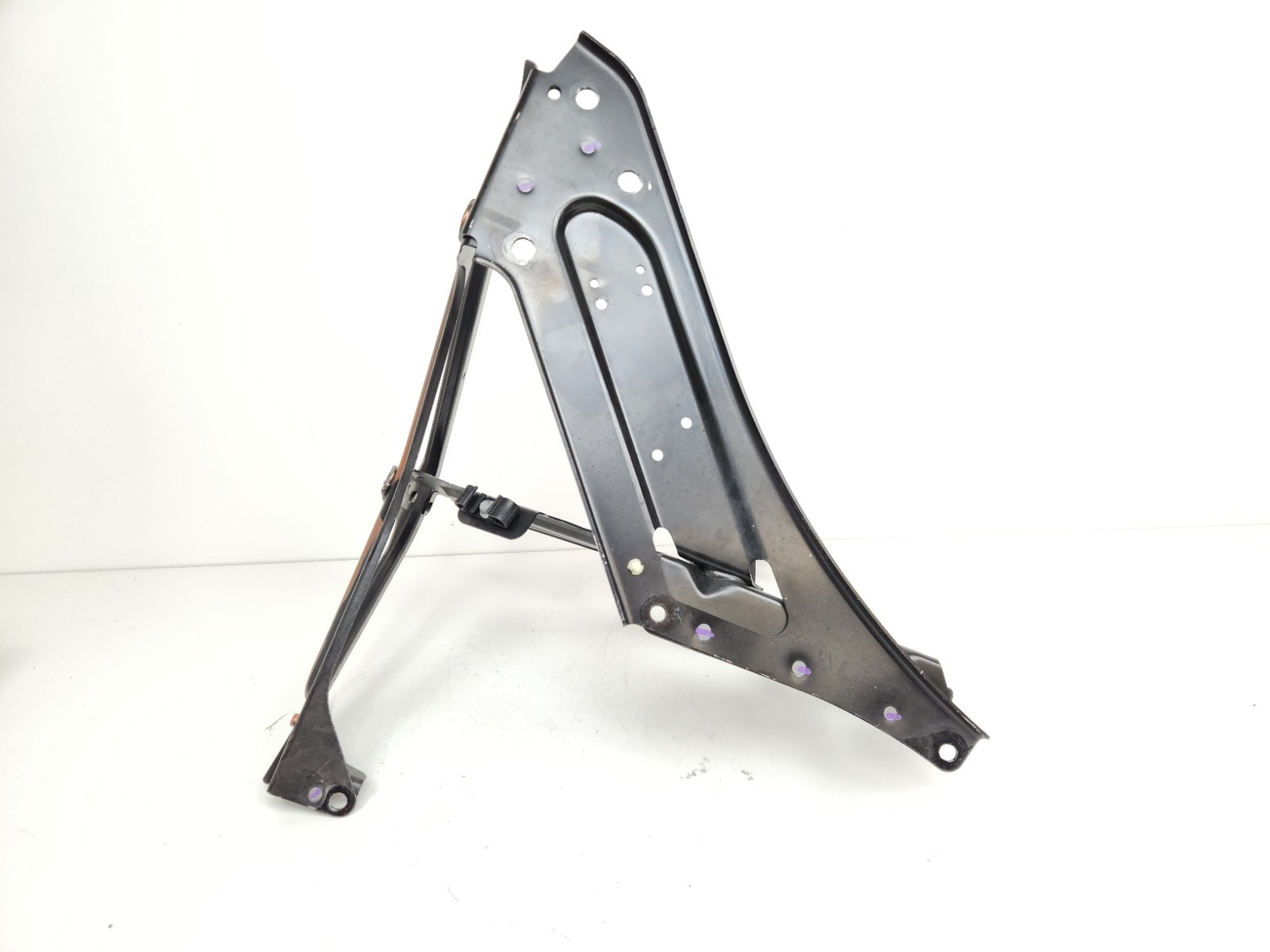 2015-2017 MCLAREN 675L REAR RIGHT SIDE QUARTER PANEL SUPPORT MOUNT BRACKET MOUNT