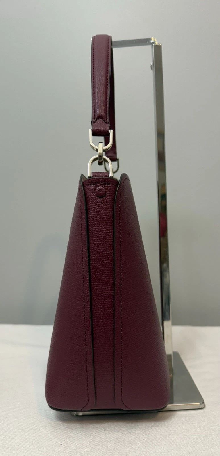 Borsa a tracolla Kate Spade Darcy secchiello mora viola pelle nuova con etichette