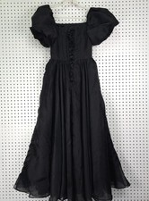 Black Vintage Renaissance Medieval Dress Lace-Up Bodice Puff Sleeves Maxi Gown