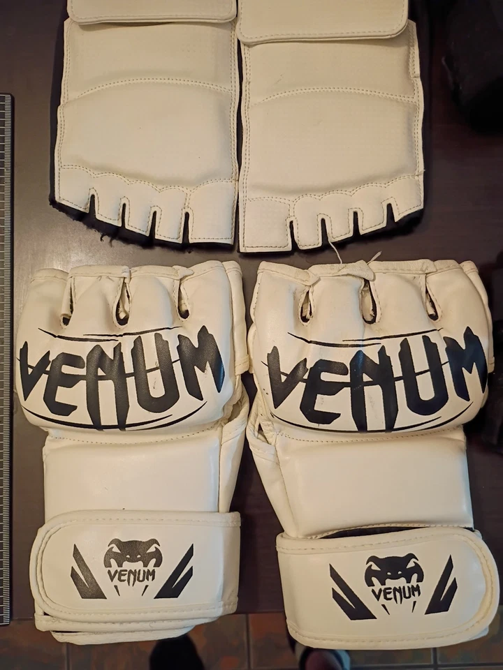 MMA Training Gear. Everlast Leg Guards, Venum Gloves And Foot Pads with casing  - Image 3 of 4