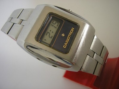 CASIO CASIOTRON VINTAGE LCD DAMEN UHR QW06-11S (06-501), MODUL QW-06. JAPAN