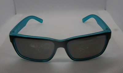 style of glasses for a round face