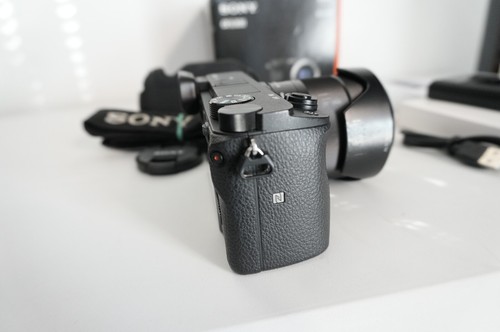 Sony A6300+ sony 18-55lens +battery hand grip+ original box+ 3batteries+ charger - Picture 6 of 15
