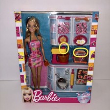 Barbie Breakfast Baking Time Playset 2010 V8656 Mixer Toaster Doll NEW READ