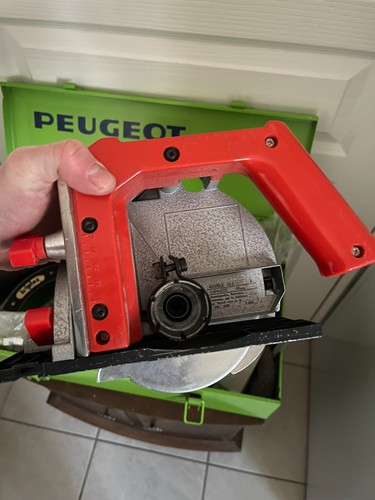 Scie Circulaire Peugeot Adaptateur Perceuse Outil Electrique PEUGEOT Boîte méta - Imagen 15 de 18