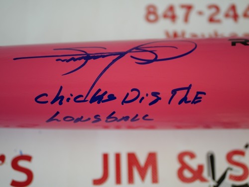 SAMMY SOSA SIGNED RAWLINGS PINK BAT INSCRIBED "CHICKS DIG THE LONG BALL" BAS COA - Picture 3 of 3