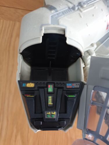 Kenner 1995 Star Wars Millenium Falcon - with working lights and sounds. Boxed. - Picture 7 of 24