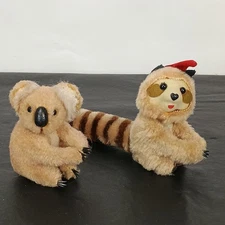 2 Pc Vtg Grabber Clip-On Hugger Pencil Gripper Plush Toys Animals KOALA RACCOON