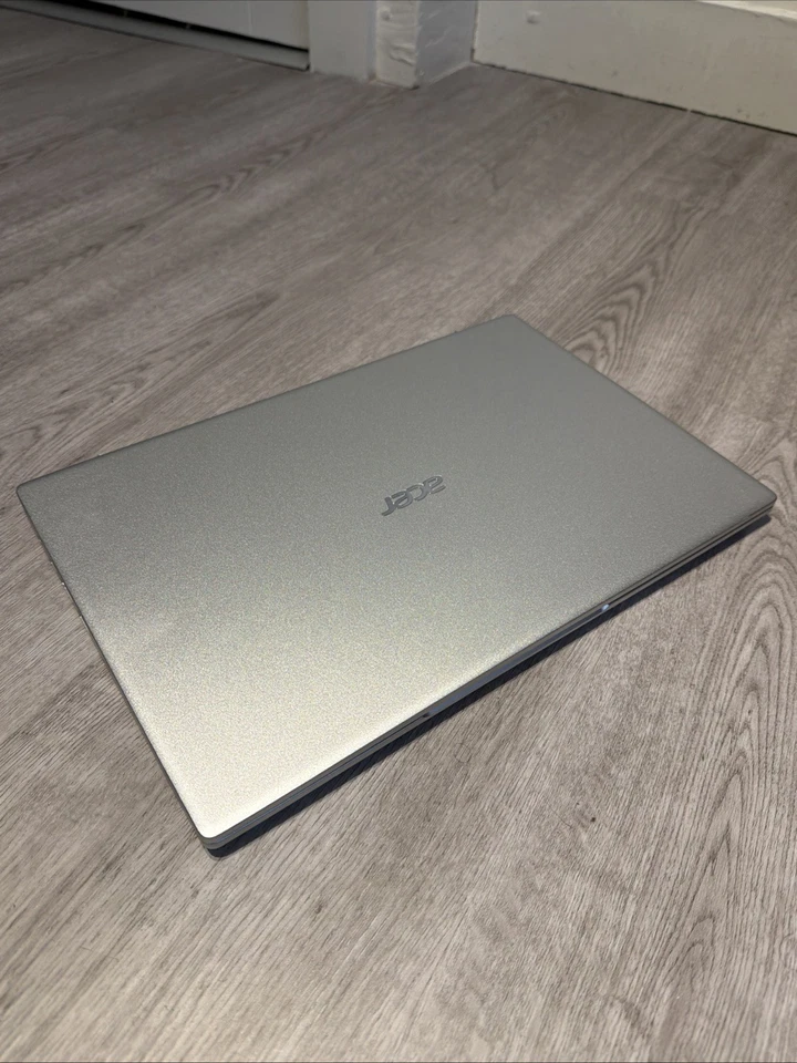 Acer Swift 3 SF314-43 1TB, 500 Graphic Card, 8GB RAM (NO CHARGER) Fully Working - Image 3 of 4