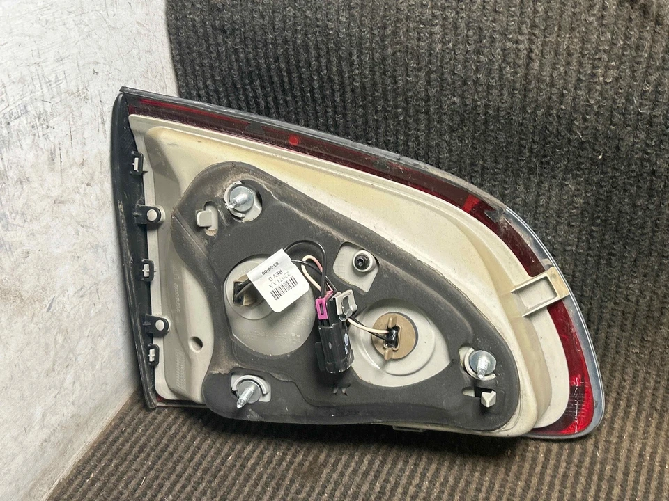 Fits 2008-2012 Buick Enclave Right LId/Trunk Tail Light OEM:25889252 - Image 4 of 4