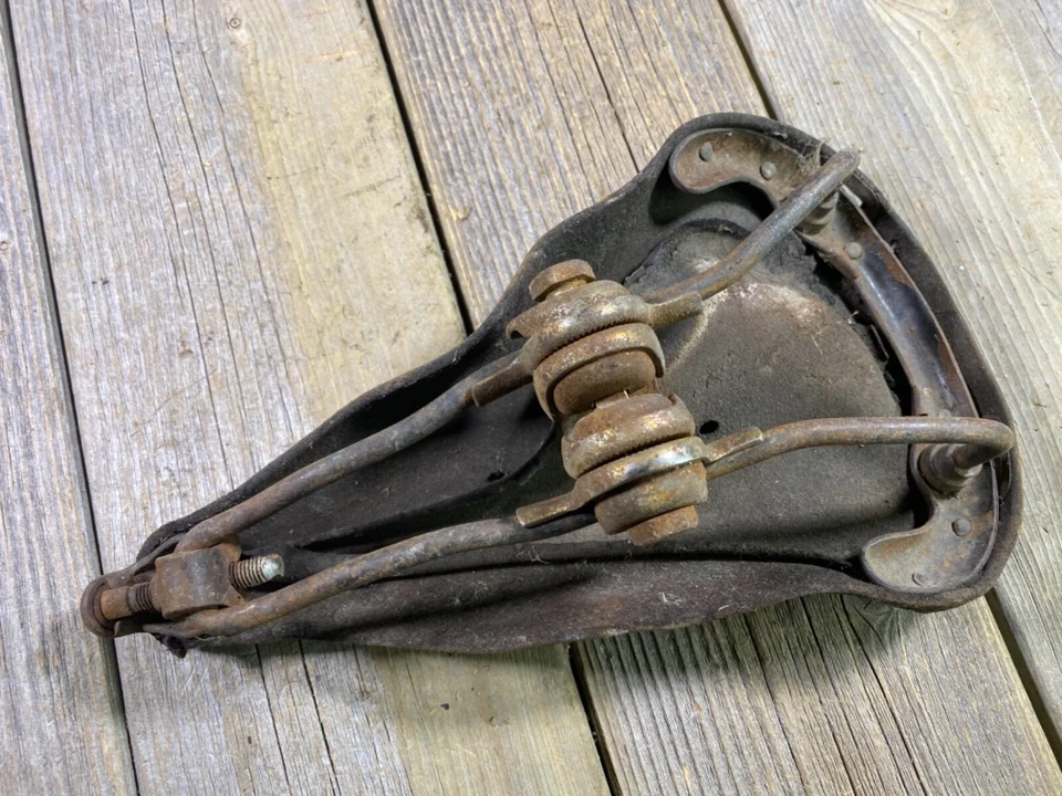 ASIENTO DE SILLÍN DE CUERO BROOKS BICICLETA ANTIGUA DE COLECCIÓN HECHO EN INGLATERRA Foto 3 de 4