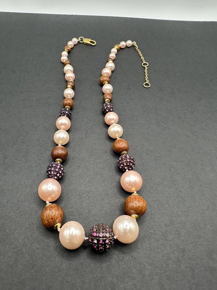 Pink Pearl, Hawaiian Wood And Pink Rhinestone Bead Necklace. - Image 4 of 4