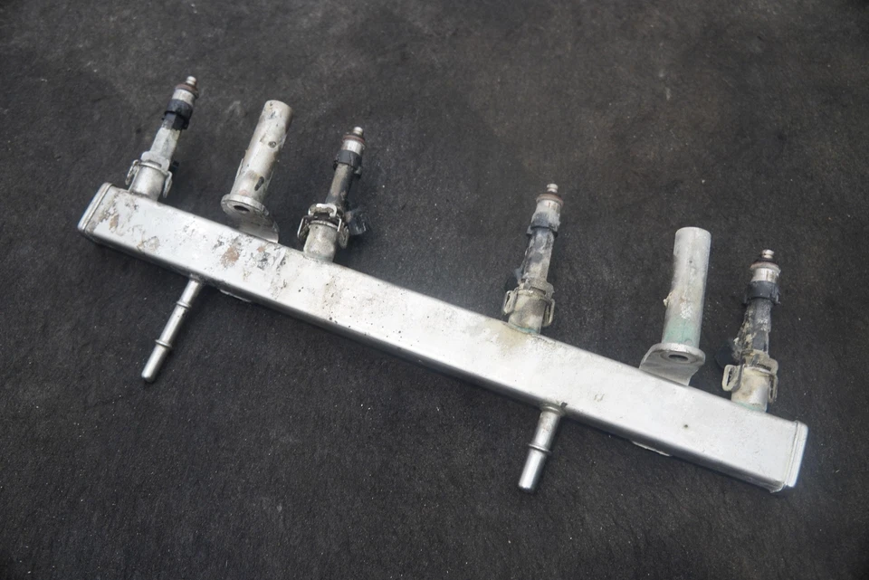 Left Fuel Injection Rail 4 Injector 7.3L LC3Z9F593A Ford F350 F250 SD 2020-24 - Image 2 of 4