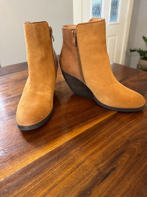 Very Volatile Women's Sz 9 Style Indy Camel Ankle Boots Wedge Zip Suede Leather