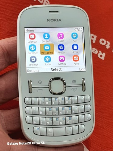 Nokia Asha 201 (O2 Network) Mobile Phone Very Good Condition With Chargr - Afbeelding 2 van 8