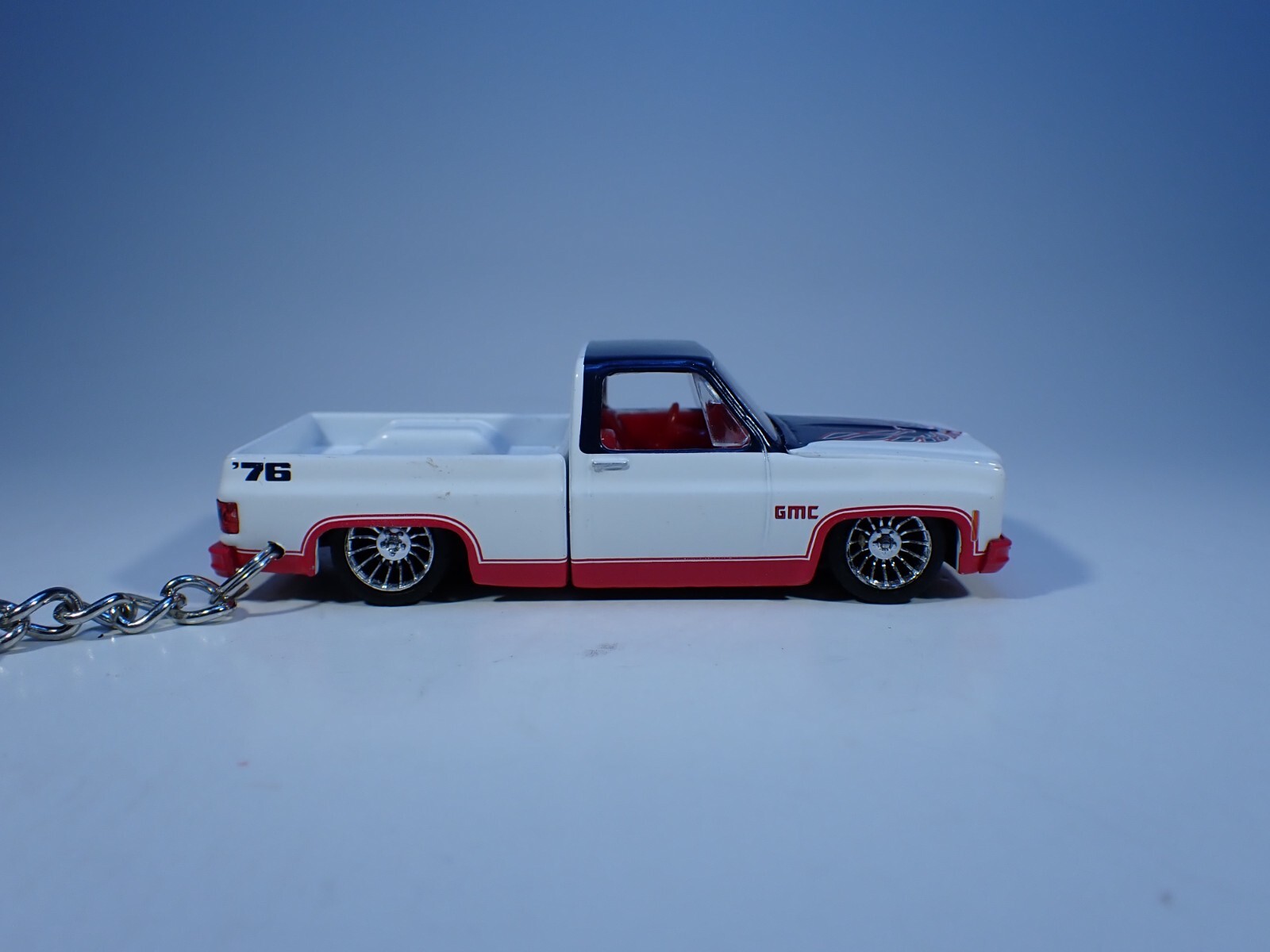 Picture 4 of 5