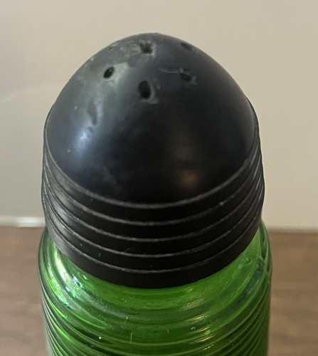 1930's Owens Illinois Forest Green Glass Ribbed Shaker w/ Black Lid ~ 5-1/2" - Picture 6 of 19