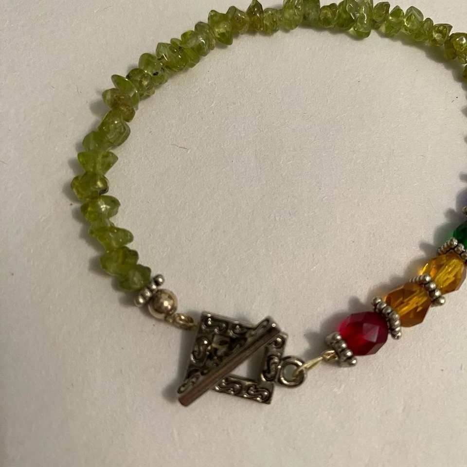 Raw Peridot Gemstone Chunk and Swarovski Crystal Bracelet with Silver Clasp - Image 4 of 4