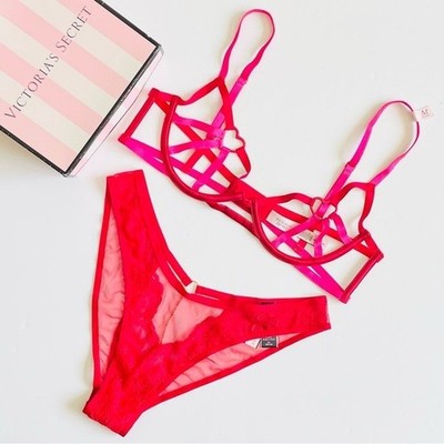MEDIUM Victoria s Secret red harness bra set chain ouvert brazilian panties