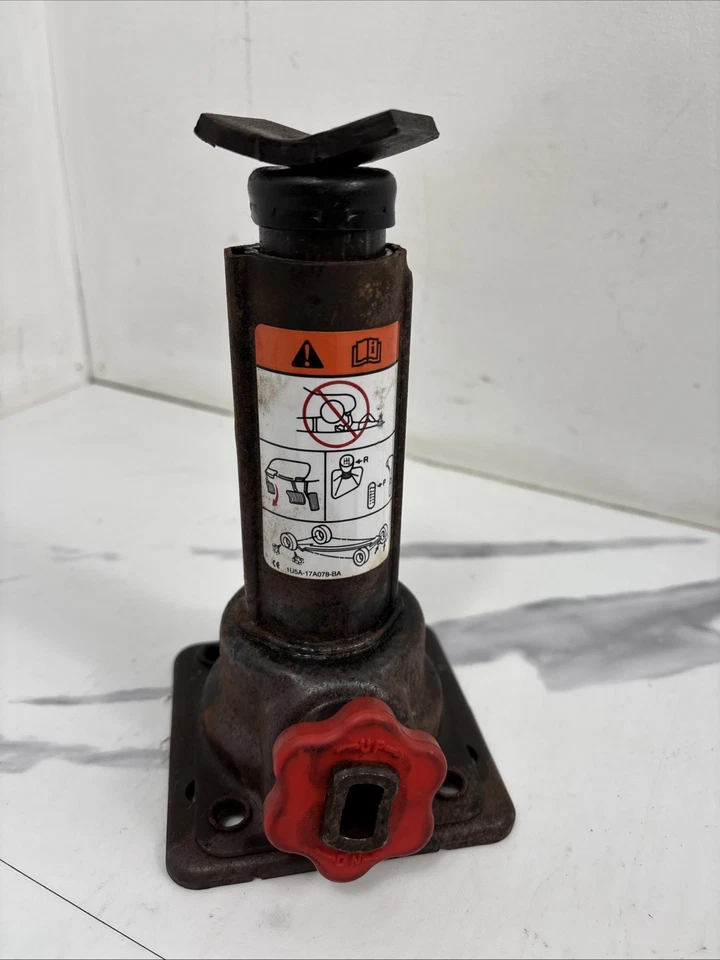 Ford F150 E150 Econoline 1997-2004 neumático ligero repuesto botella gato y herramientas Foto 2 de 4