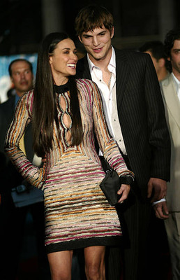 Demi Moore Ashton Kutcher at Premiere of Charlie's Angels: Full T- 2003 Photo 4