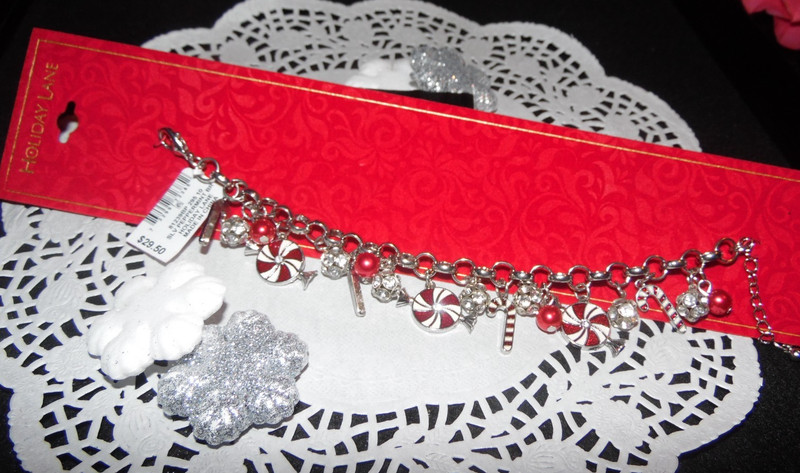 HOLIDAY LANE  SILVER TONE PEPPERMINT CHARM BRACELET~MAS#13