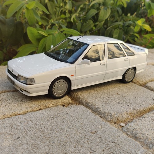 VOITURE SOLIDO RENAULT 21 2L TURBO MK1 BLANC GLACIER 1988 1:18 NEUF BOITE - Photo 3/12