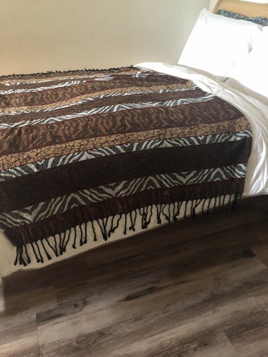 Pier 1 Imports Soft Animal Print Throw Blanket Brown Chenille 50x60" Beautiful - Picture 4 of 7