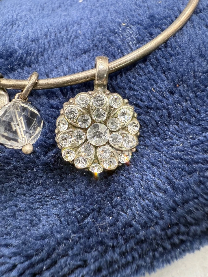 Pulsera Mariana Charm Estrás Flor Firmada Talla 8" Foto 2 de 4