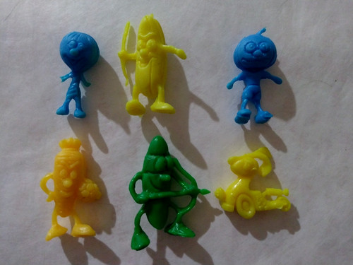 6 Vintage Cereal Premiums Vegetable Sports Rubber Figures Vending Gumball Prizes