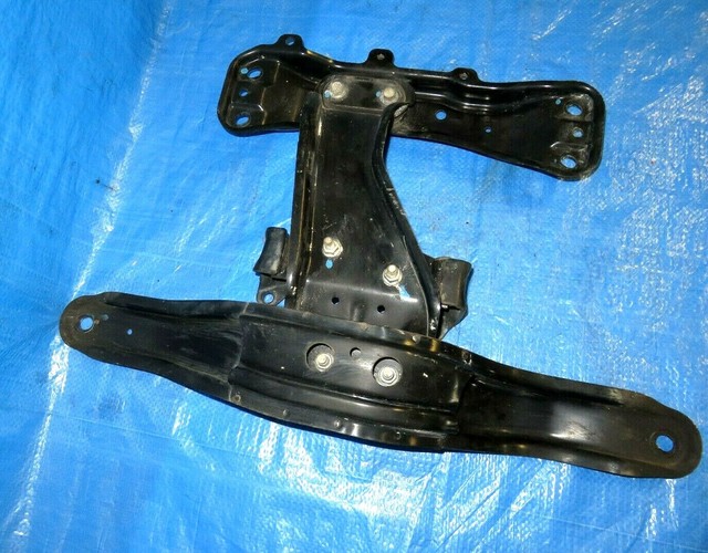 1315 Subaru XV Crosstrek Manual Transmission Bracket Crossmember Mount