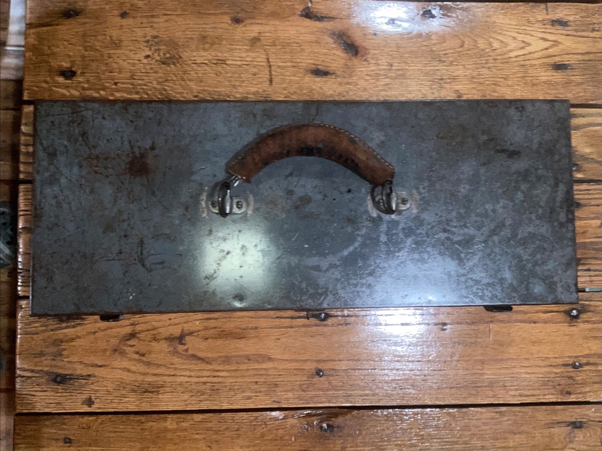 レア色　ケネディ　ツールボックス　ビンテージ　スナップオン Vintage SNAP ON METAL TOOL BOX 21”L x 9”D x 9”H Leather