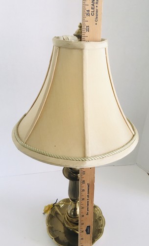 Vintage Frederick Cooper Footed Brass Candlestick Lamp with Shade - 第 13/13 張圖片