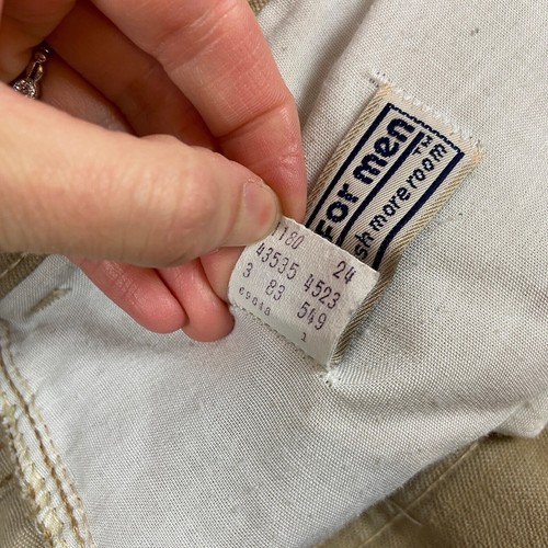 Pantalones Levi's caqui vintage de los años 70-80 para hombre 35x30 retro EE. UU. habitación Skosh - Imagen 9 de 9