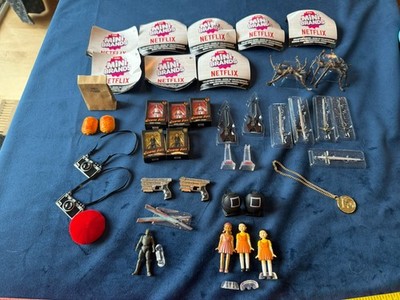 Mini Brands NETFLIX Lot Stranger Things, The Witcher Squid Games Rebel Moon Emil