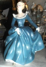 Royal Doulton Bone China  Fragrance Figurine HN 2334 1965 PRISTINE FREE SHIPPING