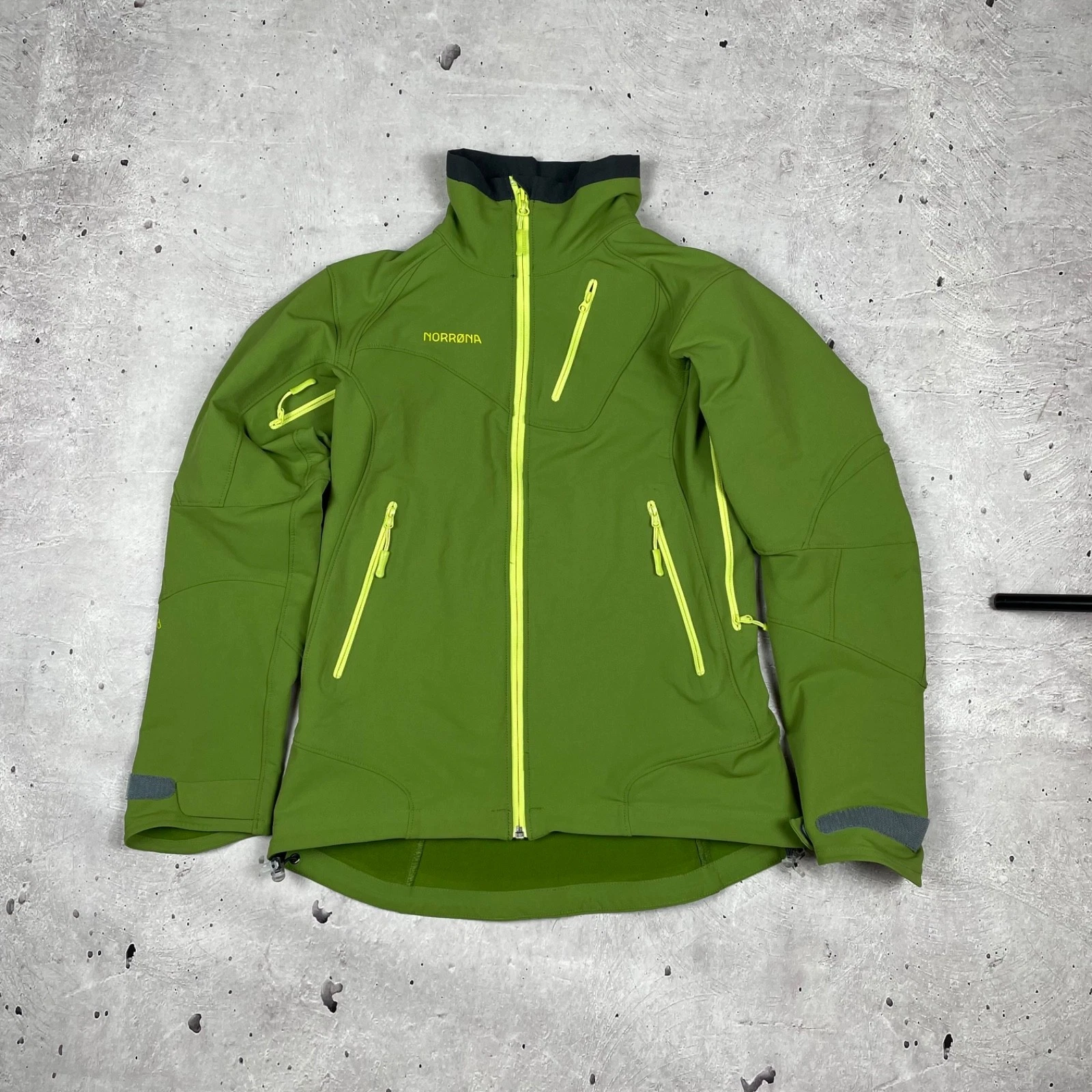Norrona Svalbard Flexl Mens Jacket Size S Softshell Windstopper Green Outdoor