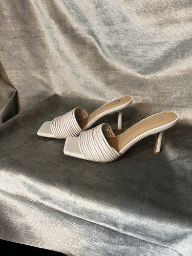 #5935. NEW! Tru Comfort Foam Calliope Heeled Off White Sandals. Size 7 - Picture 4 of 9