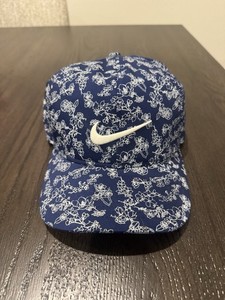 Nike AeroBill Classic99 Golf Hat Navy Floral 2021 Masters Brooks Koepka Rare Forecaddie: Brooks Koepka main image 3