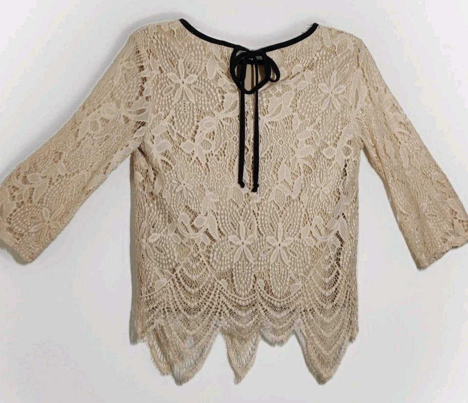 Blusa Top Love Fire Nude Beige Encaje Talla M Transparente Manga 3/4 Forrada Elastizada Elegante Foto 2 de 4