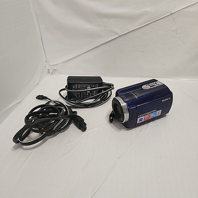 Sony Handycam DCR-SR68 60x  Zoom 80GB Camcorder w/Battery  Charger- TESTED